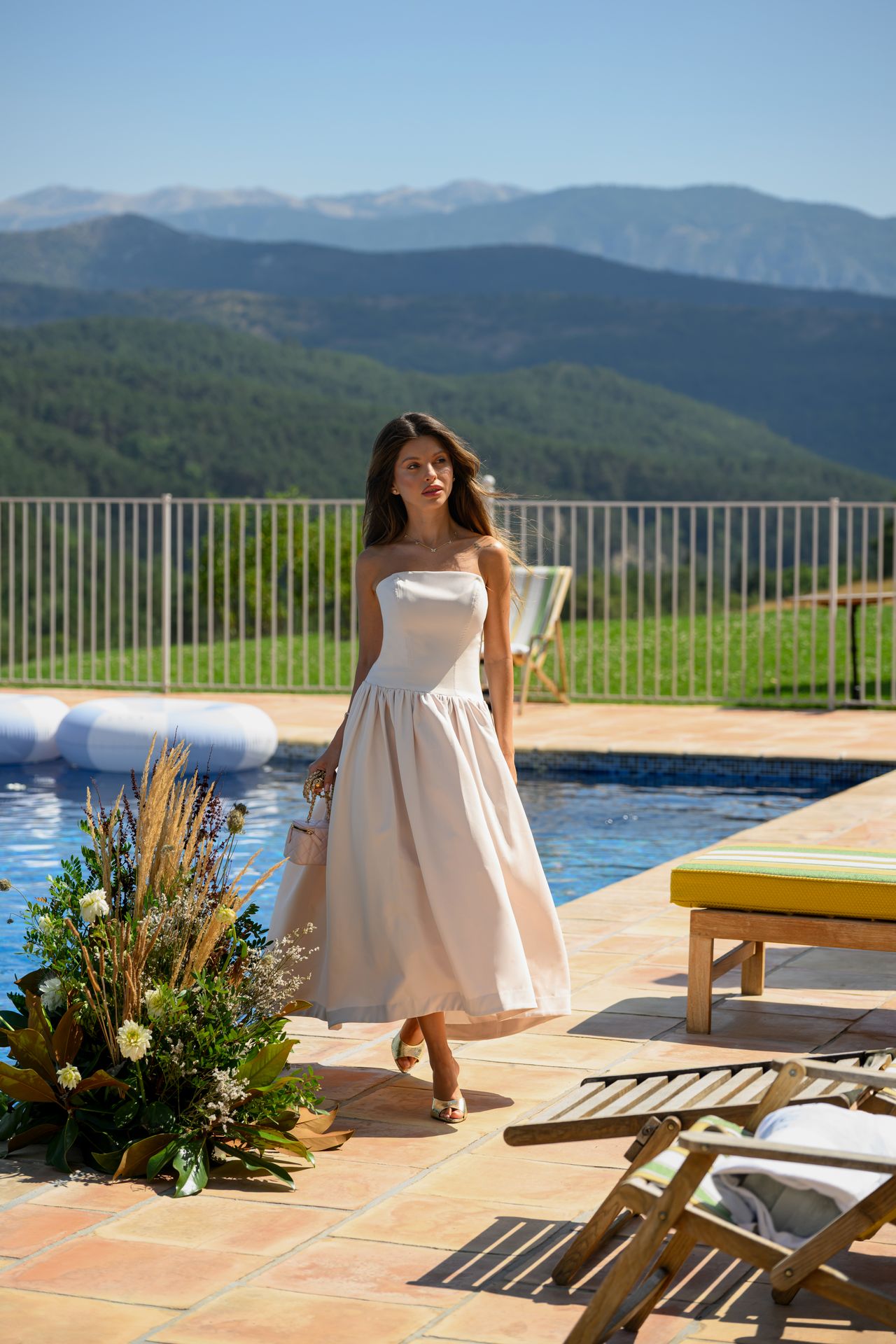 club l london edelweiss art floral