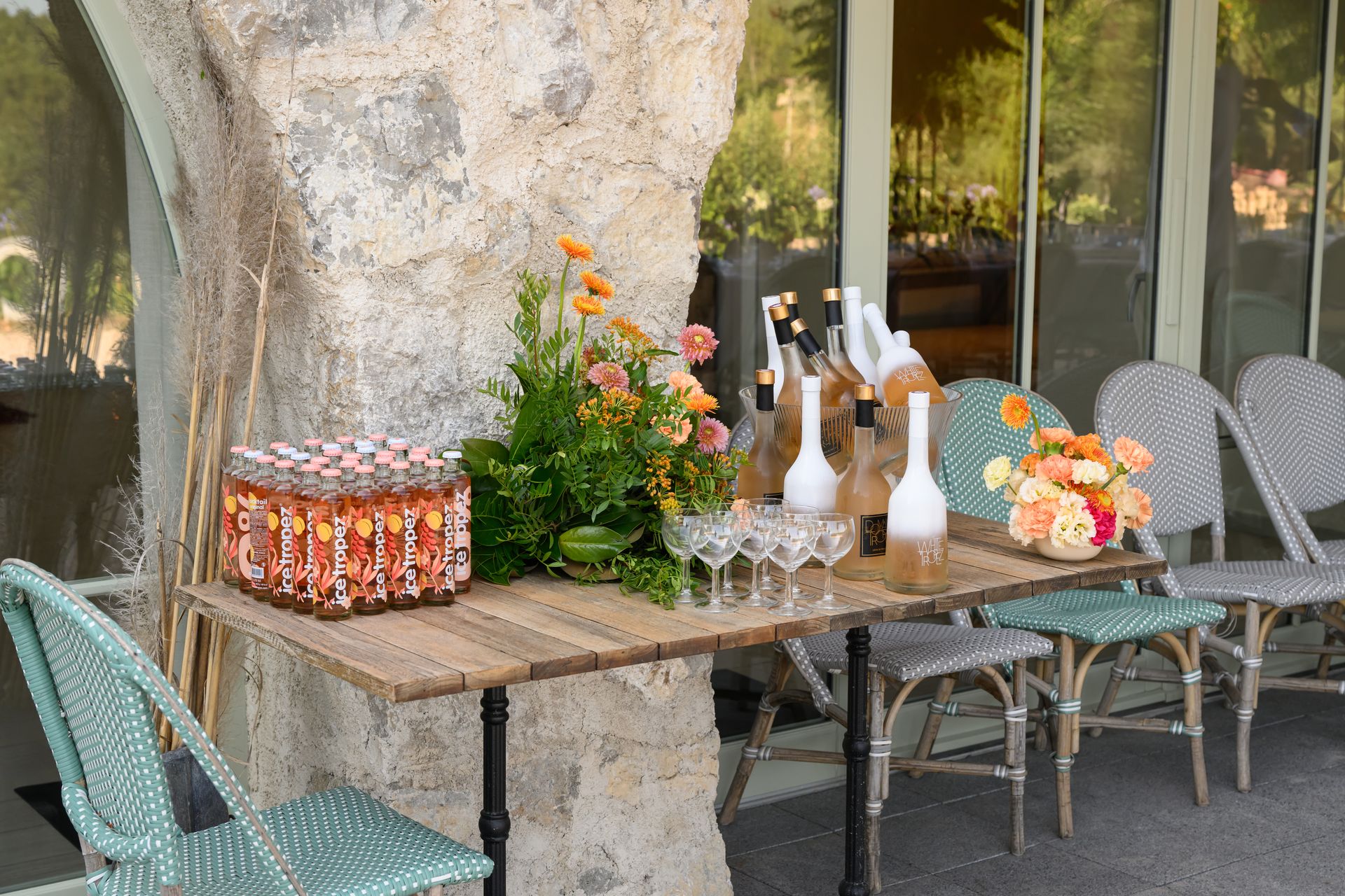 club l london edelweiss art floral